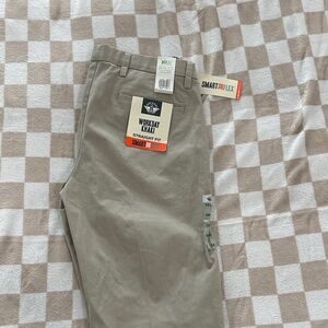 Dockers Smart Flex Khaki Chinos